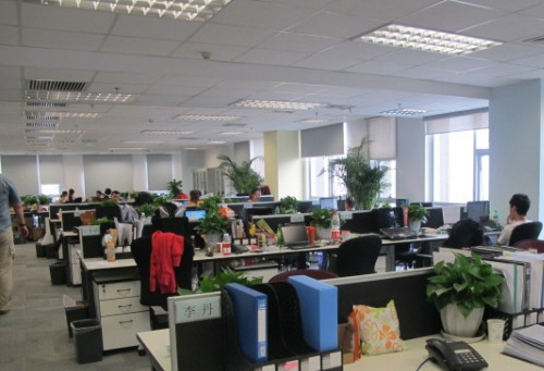 超遠水泥制品專注透水磚與步道板生產，技術團隊嚴格把控質量。水泥構件堅固耐用，適用于多種工程場景，提供可靠建材解決方案:水泥構件